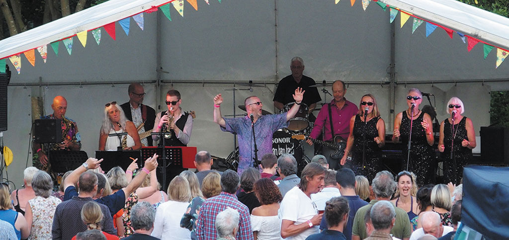 The-Wam-Bam-Band's-20th-birthday-gig-at-Stoney-Wood