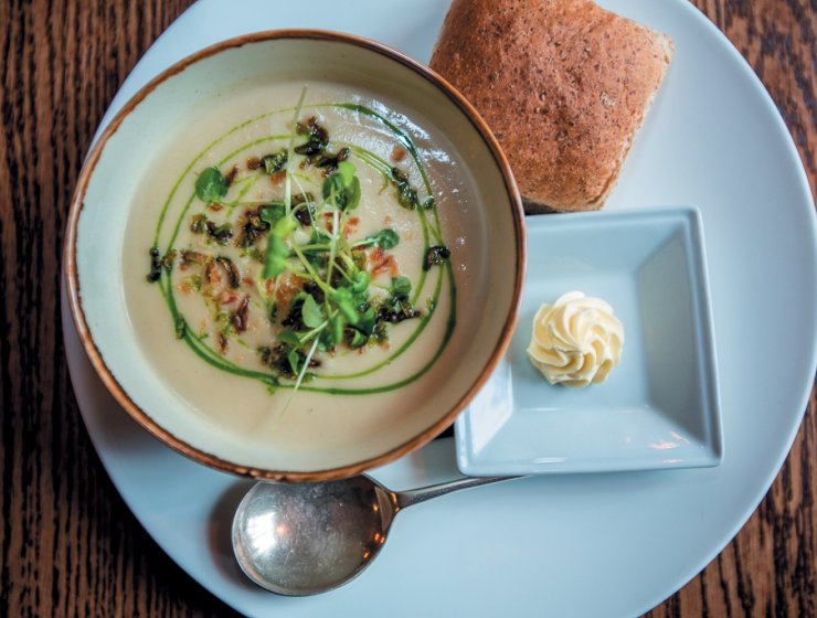 Food at the Bulls Head Inn at Foolow in the Derbyshire Peak District.