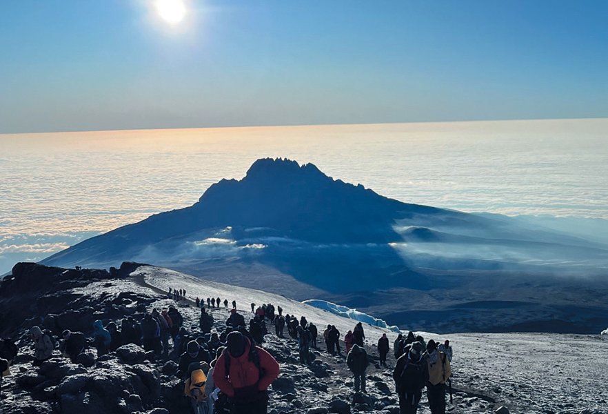 Plenty of people trying to reach the highest point in Africa!