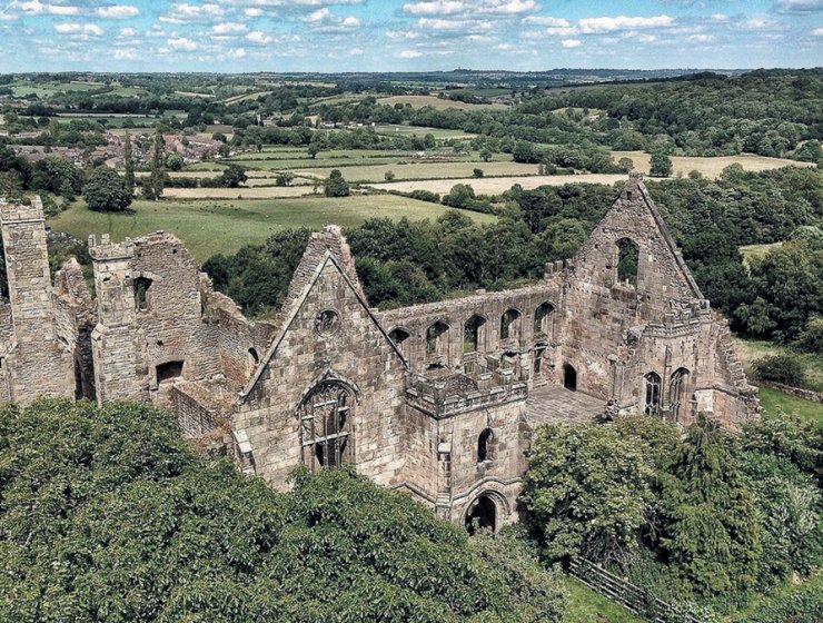 The ruins of Wingfield Manor today, showing the roofless Great Hall.