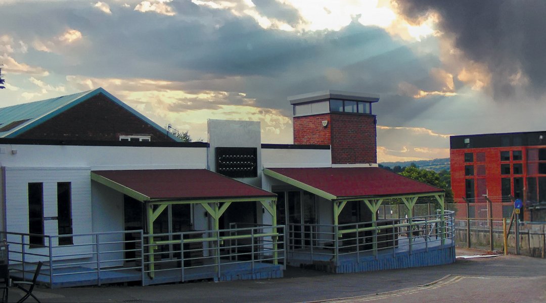 The very last night club down the dissected Corporation Street, just before the A61 Chesterfield Bypass cuts the town in two.