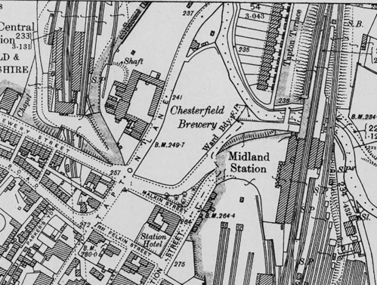 Chesterfield Midland Station is to the right on this late 1898 map extract – this station still serves the town. The Great Central Railway’s Chesterfield Central Station is to the left. The two parallel dotted lines running from that station are the line of Chesterfield tunnel. Both stations, especially the Midland, once had extensive goods facilities including warehouses. Chesterfield Brewery was latterly the site of the Trebor factory, which was demolished and is now the site of the Chesterfield Waterside regeneration scheme.