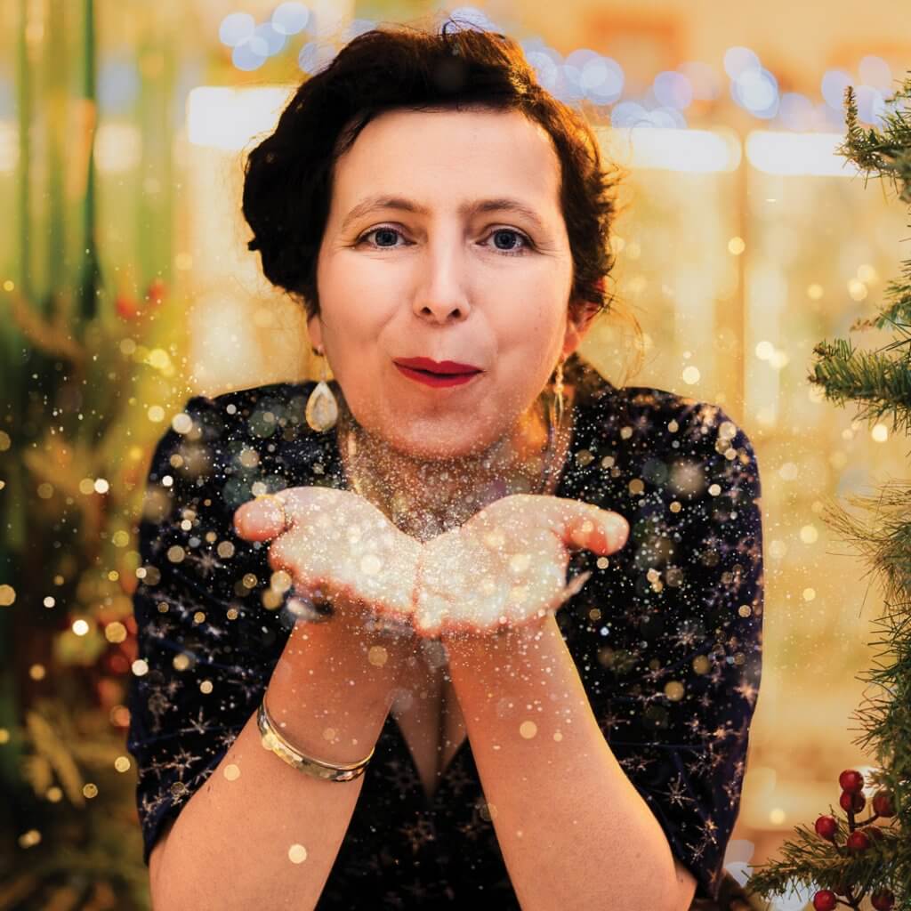 Bringing sparkle to The Shambles … Laura Jo
pictured by Helen Rowan Photography