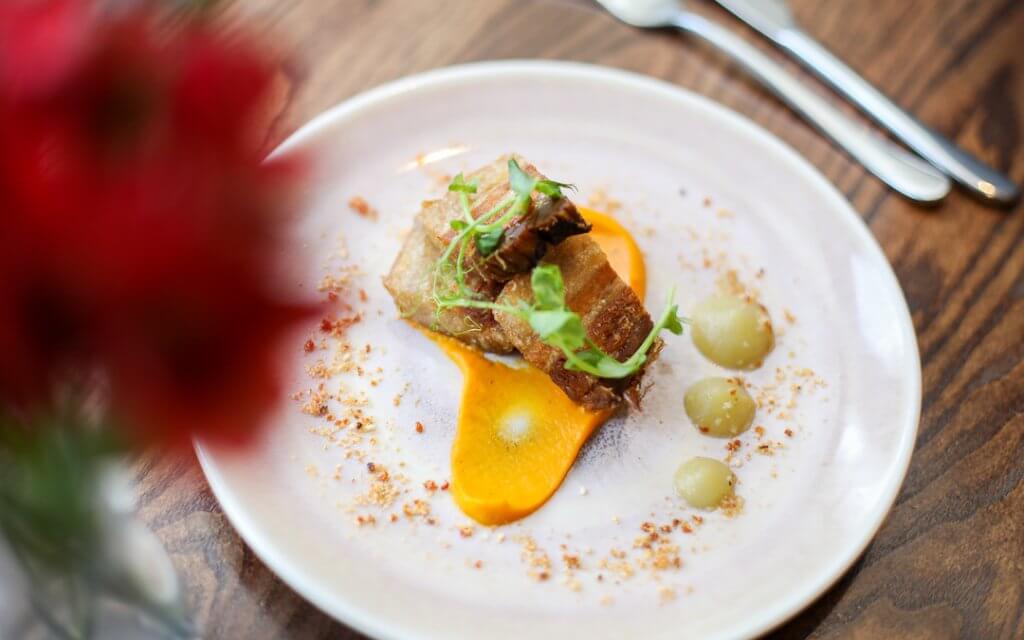 THE GEORGE Main Road, Hathersage, Derbyshire, S32 1BB