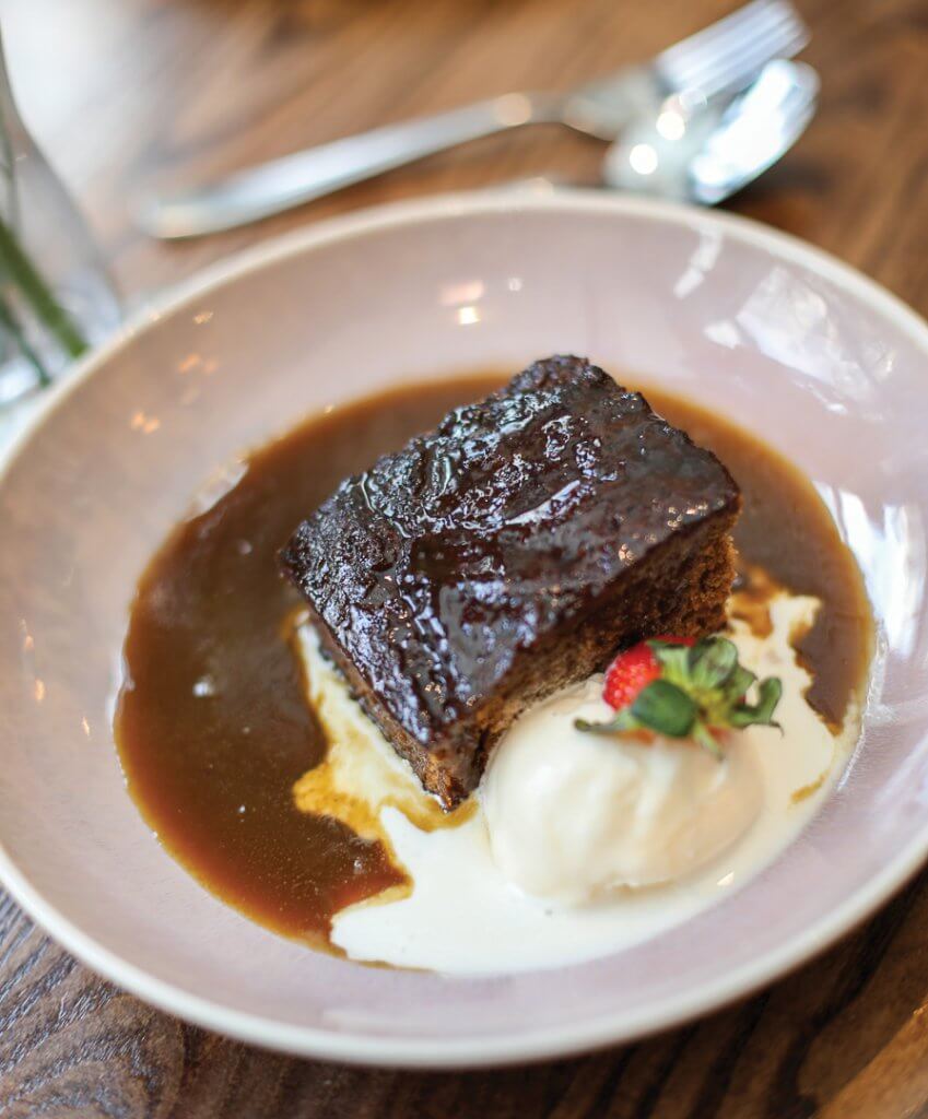 THE GEORGE Main Road, Hathersage, Derbyshire, S32 1BB