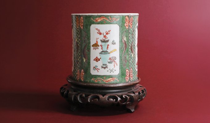 A Chinese famille verte brush pot, 12 cms high, made £700 in the recent auction.