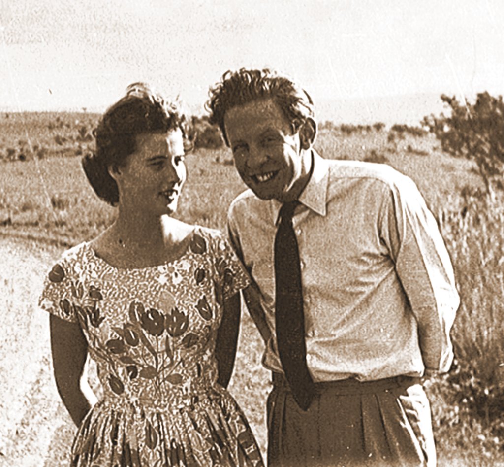 For 18 months, newly-married Diana and Robin Cavendish enjoyed an idyllic life in Africa before Robin fell ill.